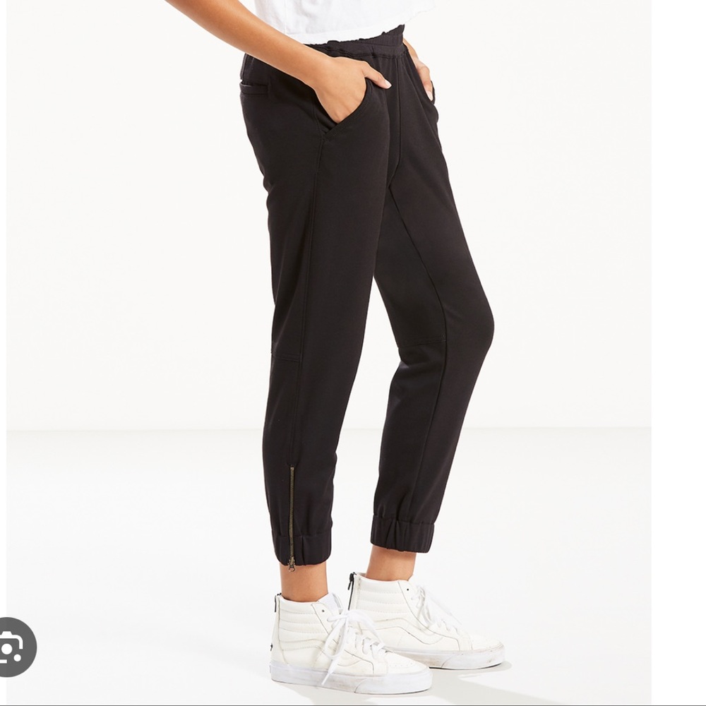 Levi’s Ankle Zip Jogger/Pants